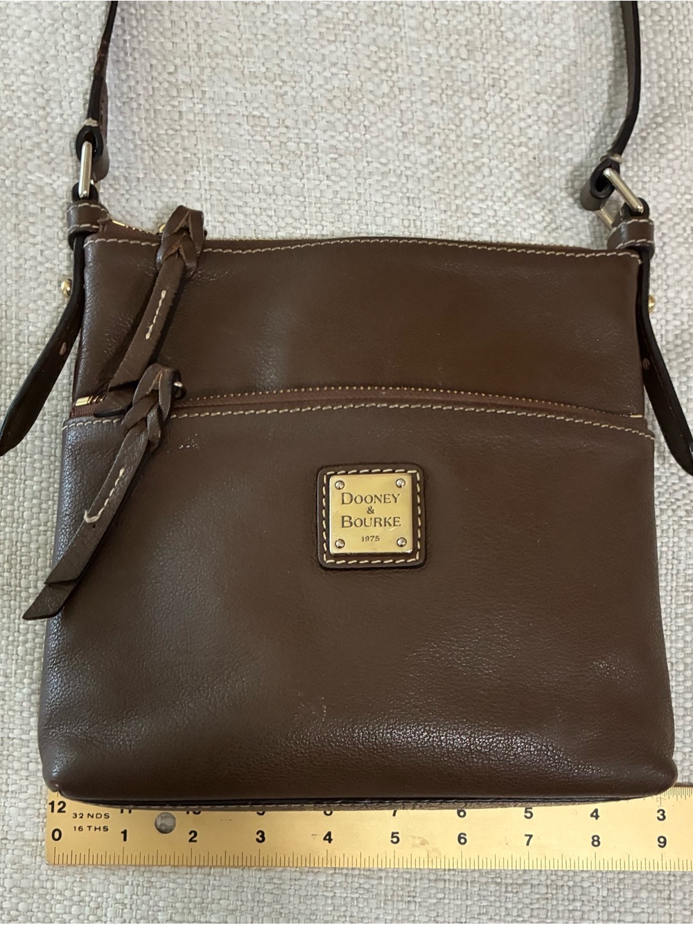 Dooney and Bourke EUC Vintage 
Pebble Grain Brown Leather
Crossbody Shoulder Bag - Picture 14 of 15